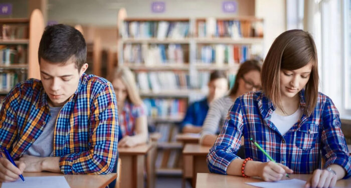 Закарпатські школи переходять на цифрове самооцінювання в системі EvaluEd