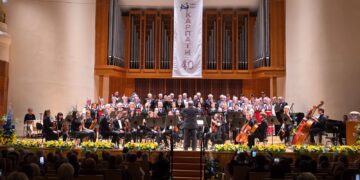 Закарпатський народний хор взяв участь у ювілейних урочистостях Українського народного хору “Карпати” в Словаччині (ФОТО)