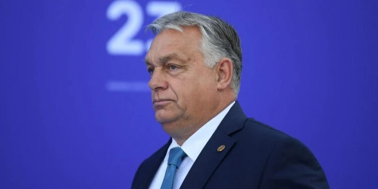 ЗМІ: орбан 28 листопада полетить до путіна в москву