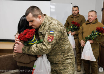 «До таких родин треба йти»: На Закарпатті військові ЦВС зустрілися з сім’ями загиблих Героїв, щоб вчитися комунікації (ФОТО) –