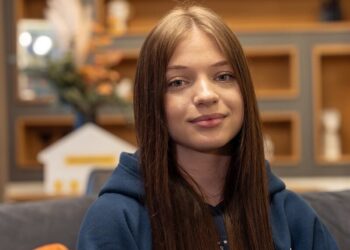 “Мене впізнають на вулиці”. Історія Яни Степаненко увійшла до музею “Голоси Мирних”