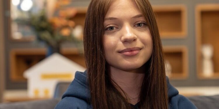 “Мене впізнають на вулиці”. Історія Яни Степаненко увійшла до музею “Голоси Мирних”