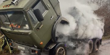 На Хустщині під час руху загорівся КАМАЗ (ФОТО)