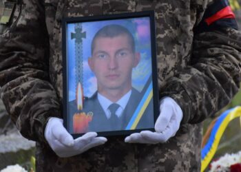 На Закарпатті попрощалися з полеглим на Харківщині 23-річним прикордонником Іваном Довганичем (ФОТО)