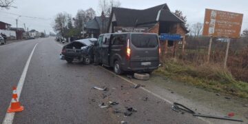 Поліція оприлюднила деталі смертельної ДТП на Хустщині, де загинула 32-річна жінка (ФОТО)