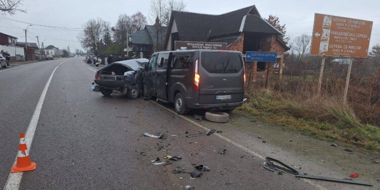 Поліція оприлюднила деталі смертельної ДТП на Хустщині, де загинула 32-річна жінка (ФОТО)