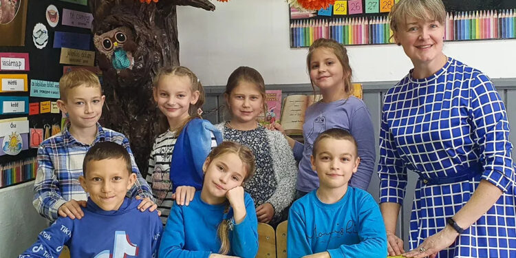 Від садочка до професійної освіти: як угорськомовна громада гуцульського селища Ясіня зберігає свою ідентичність –