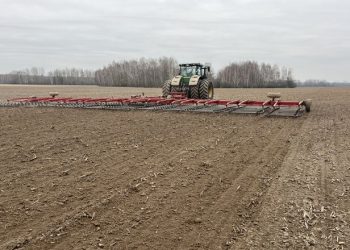 «Агрейн» впроваджує широкозахватне боронування для підготовки ґрунту – Техніка